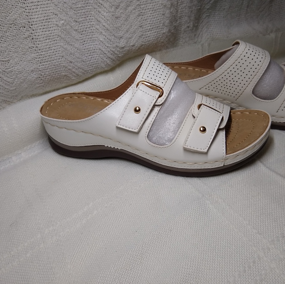 Extreme Joy White Sandals W9